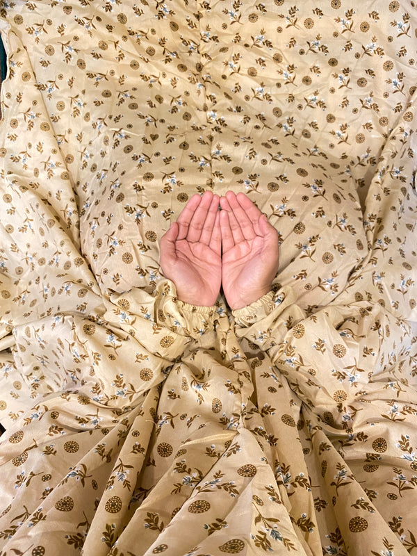 Namaz Chadar With Sleeves - Lily Cream