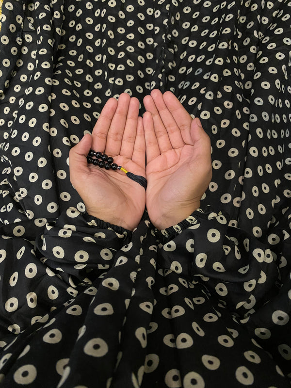 Namaz Chadar With Sleeves - Moon Black