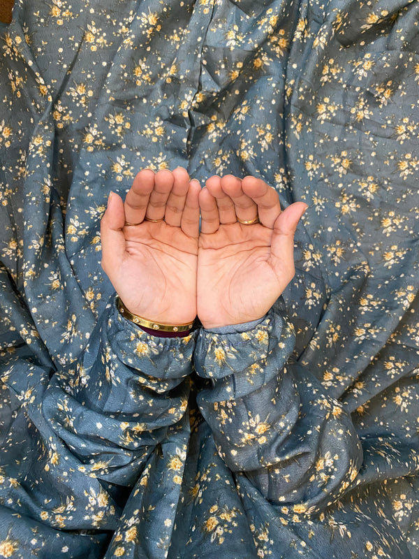 Namaz-chadar-with-sleeves-daffodil-green