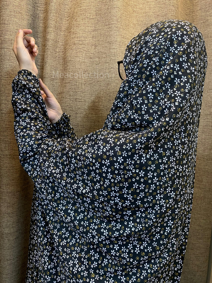 Namaz-Chadar-With-Sleeves-BlackFloral