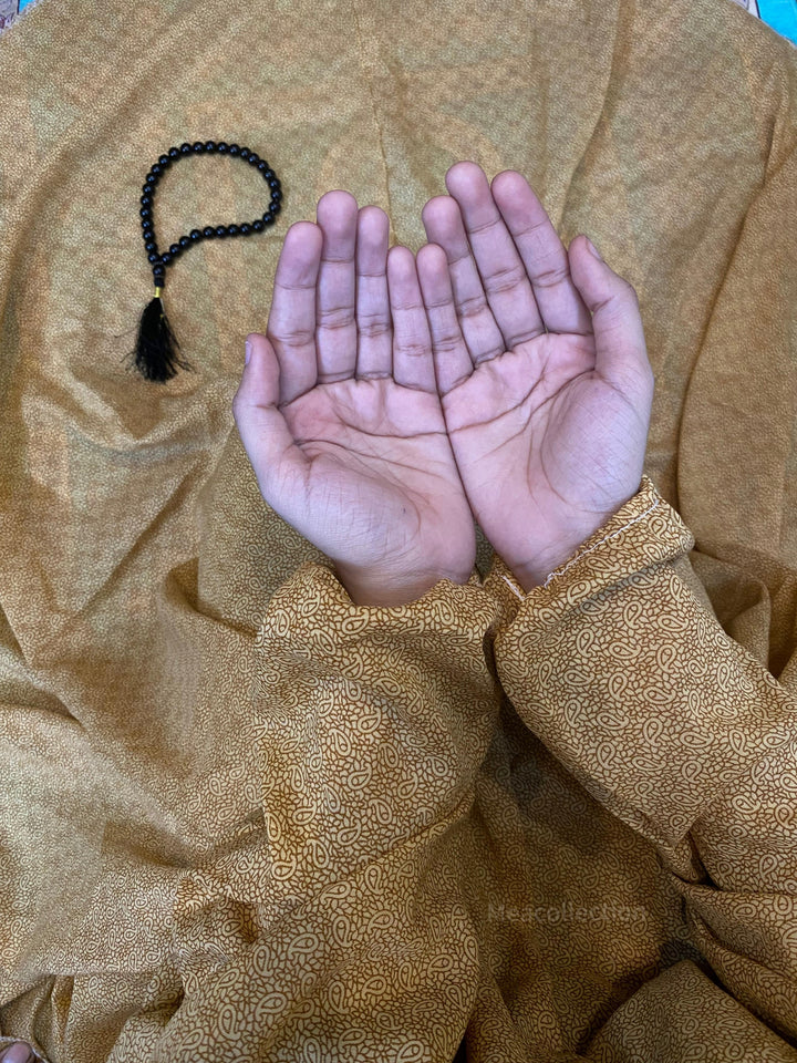 Namaz-Chadar-With-Sleeves-Gold