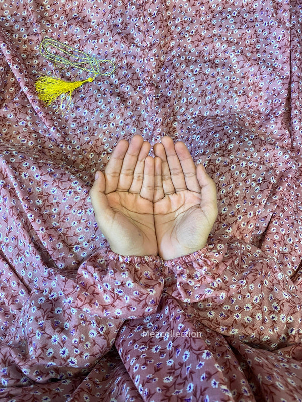 Namaz-Chadar-With-Sleeves-Pink-Flakes