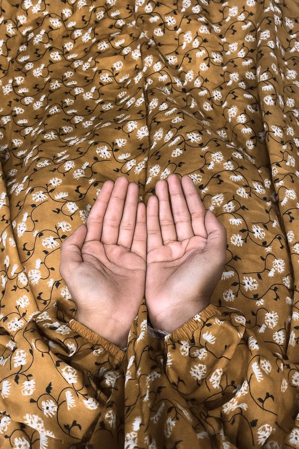 Namaz Chadar With Sleeves - Cloudy Mustard